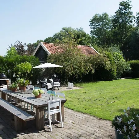 Meet The Dutch Couette-café 4*